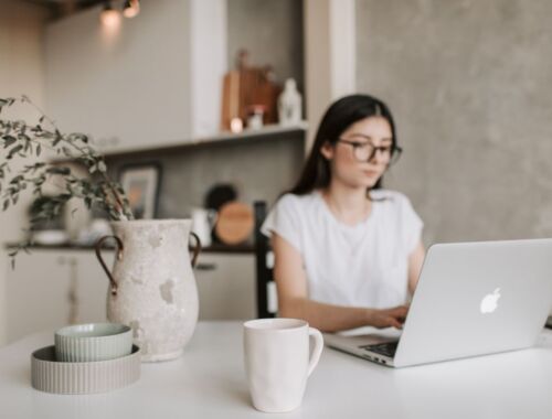 【CO2排出量が半減!?】リモートワークは本当にエコなのか？「働き方」と「環境」の衝撃データを徹底比較_タイトル画像